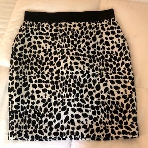 Black and white print Ann Taylor skirt